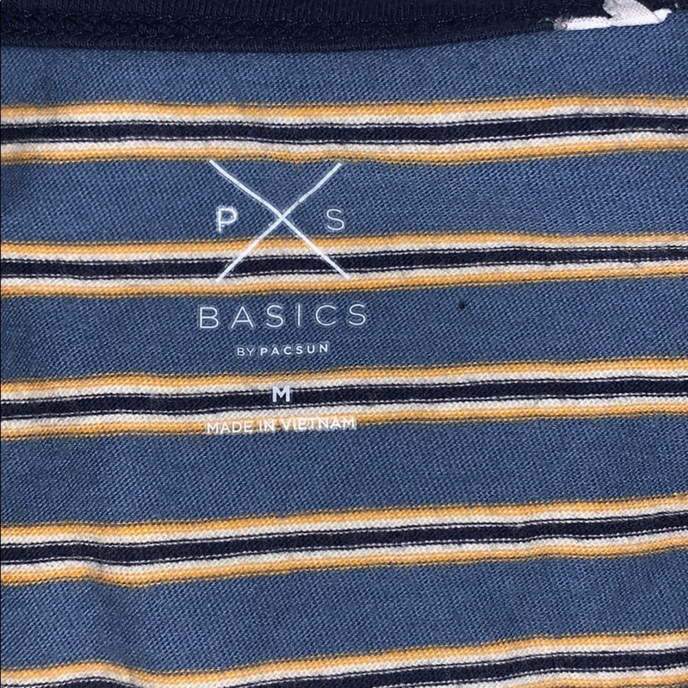 tshirt - Picture 3 of 3